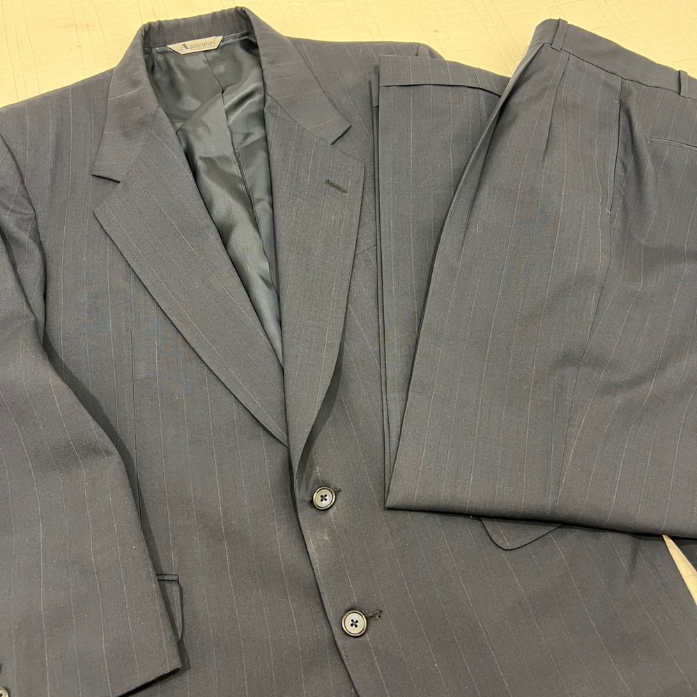 Aquascutum of London Mens Navy Blue Pinstripe Wool 2 Piece Suit 44R 39x30 USA